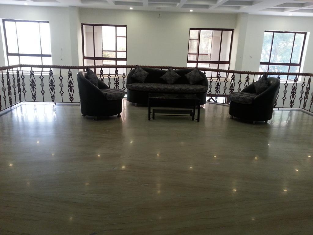 Paramount Inn Sriperumbudur Exterior foto